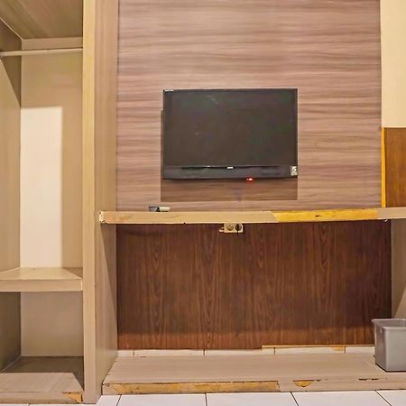 Oyo 1935 Hotel Diamond Inn Makasar Zewnętrze zdjęcie