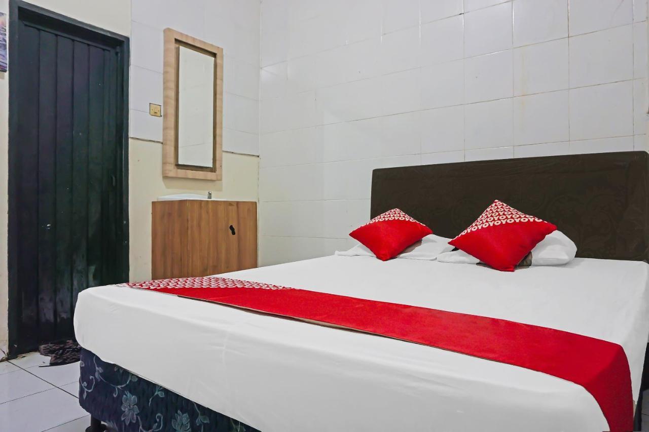 Oyo 1935 Hotel Diamond Inn Makasar Zewnętrze zdjęcie