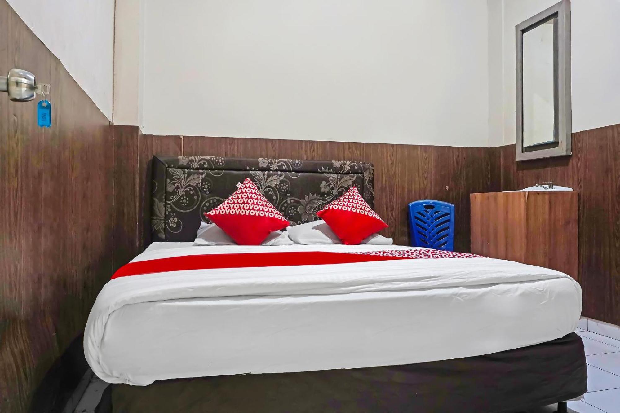 Oyo 1935 Hotel Diamond Inn Makasar Zewnętrze zdjęcie