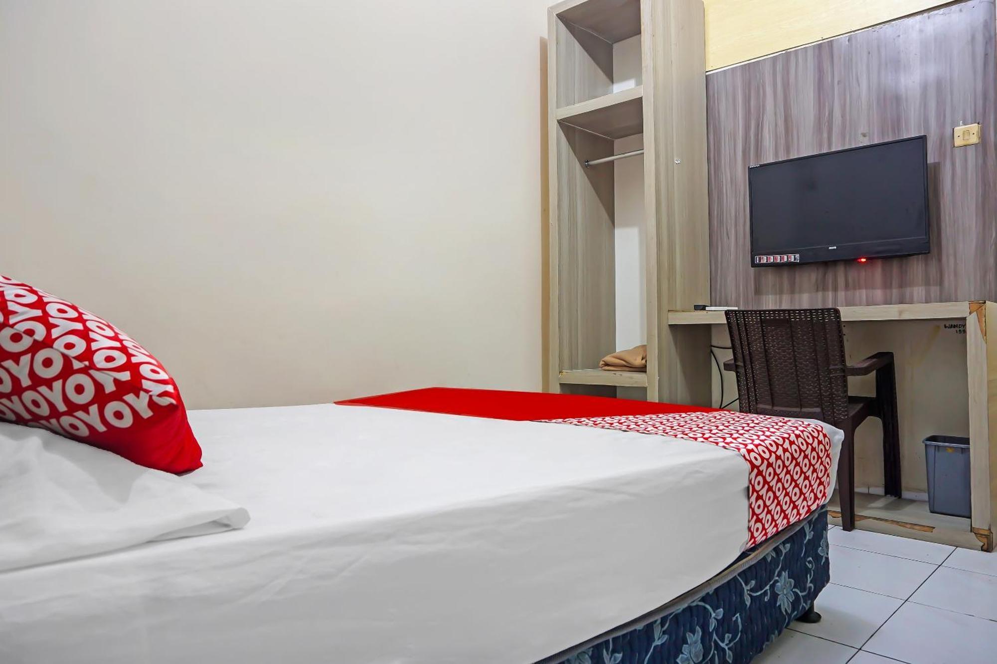 Oyo 1935 Hotel Diamond Inn Makasar Zewnętrze zdjęcie