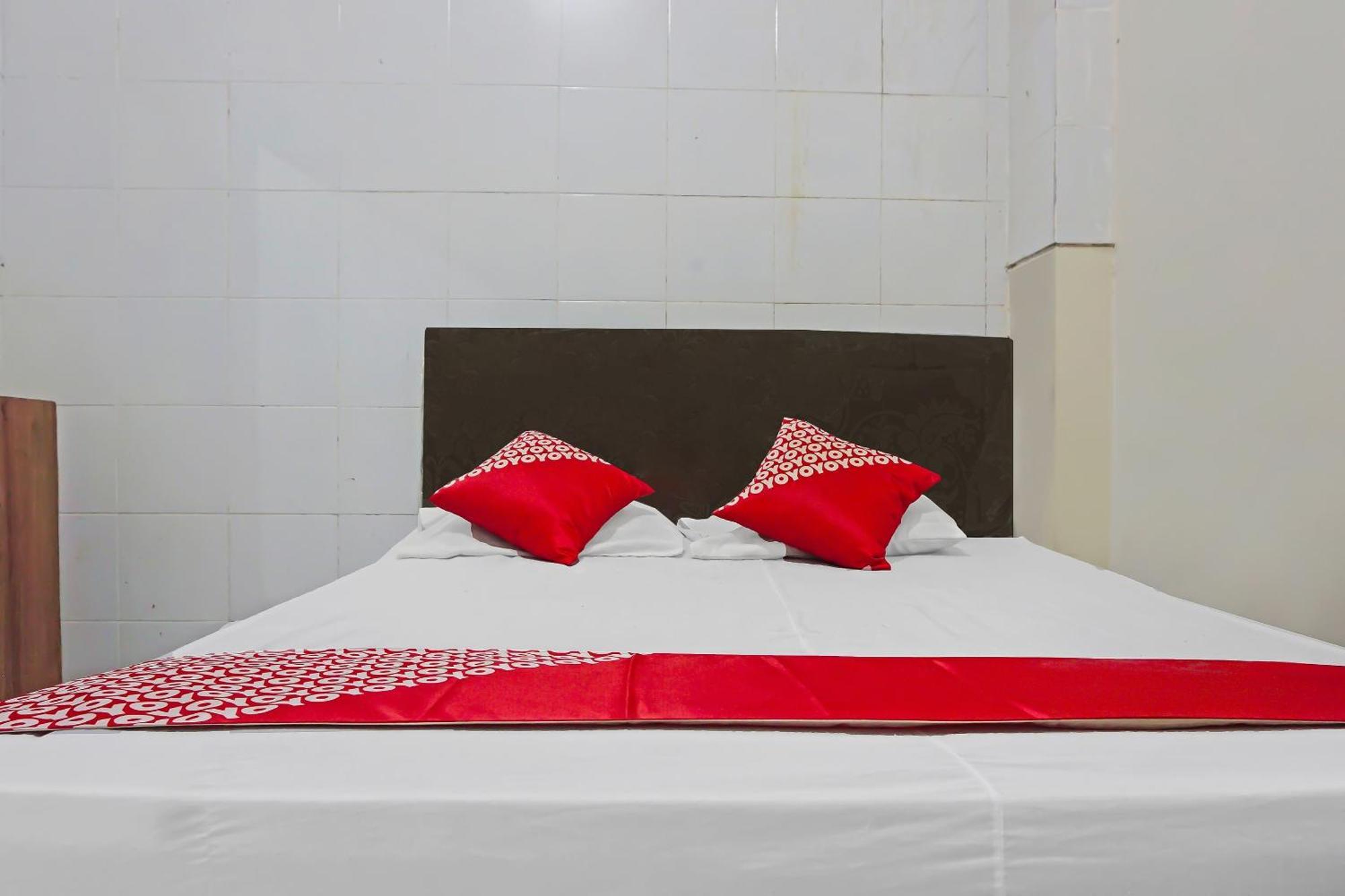 Oyo 1935 Hotel Diamond Inn Makasar Zewnętrze zdjęcie