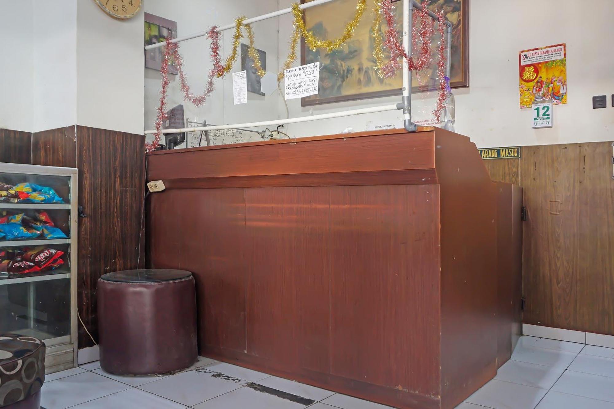 Oyo 1935 Hotel Diamond Inn Makasar Zewnętrze zdjęcie