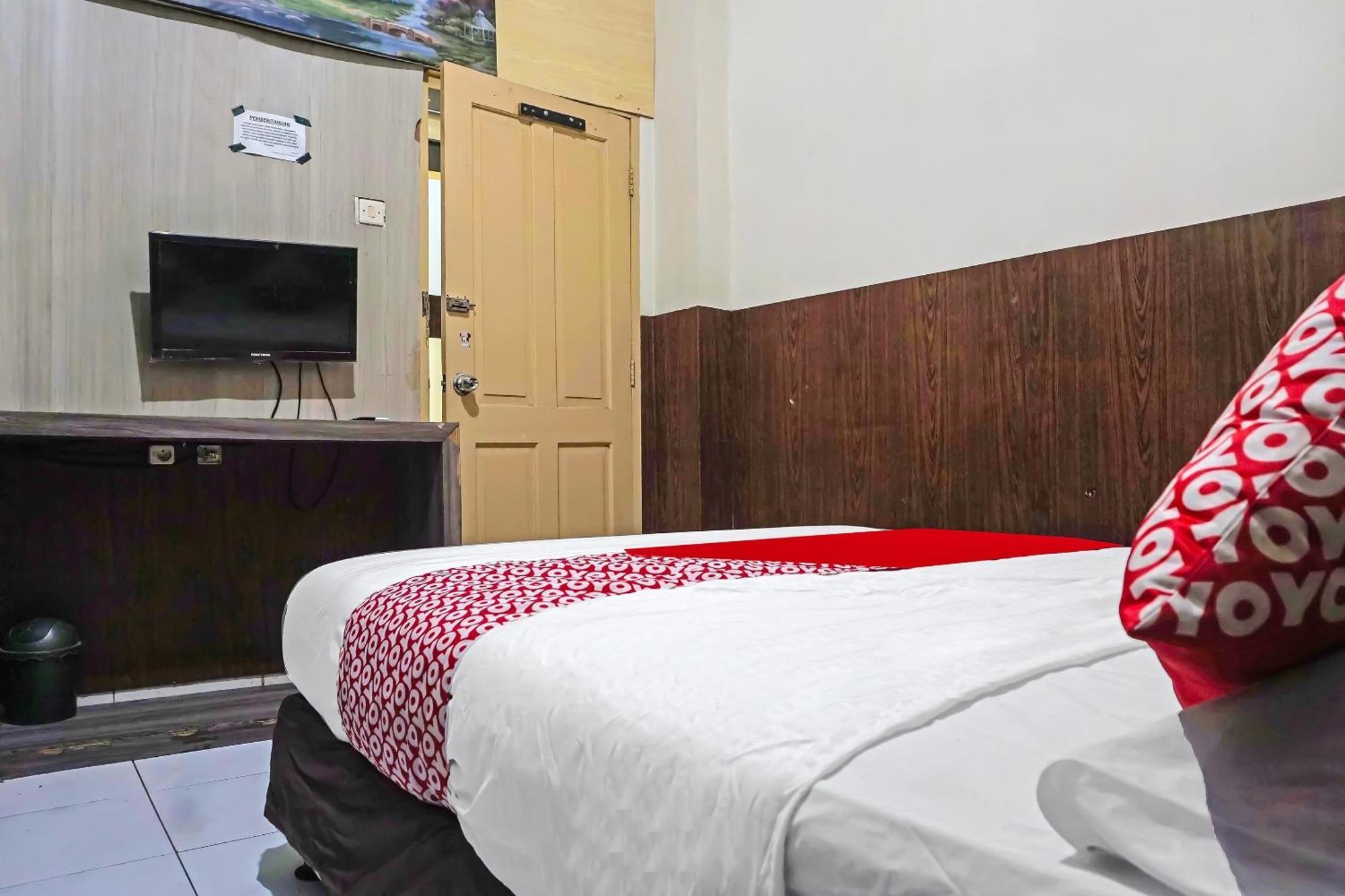 Oyo 1935 Hotel Diamond Inn Makasar Zewnętrze zdjęcie
