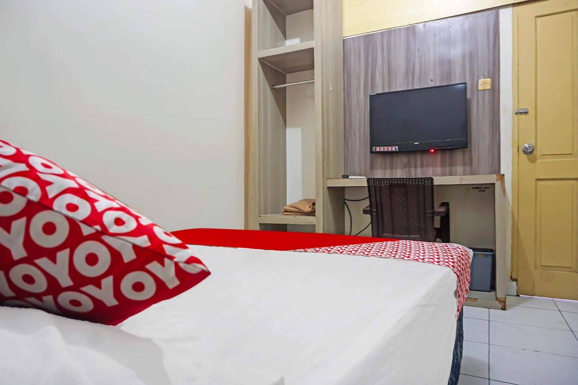 Oyo 1935 Hotel Diamond Inn Makasar Zewnętrze zdjęcie